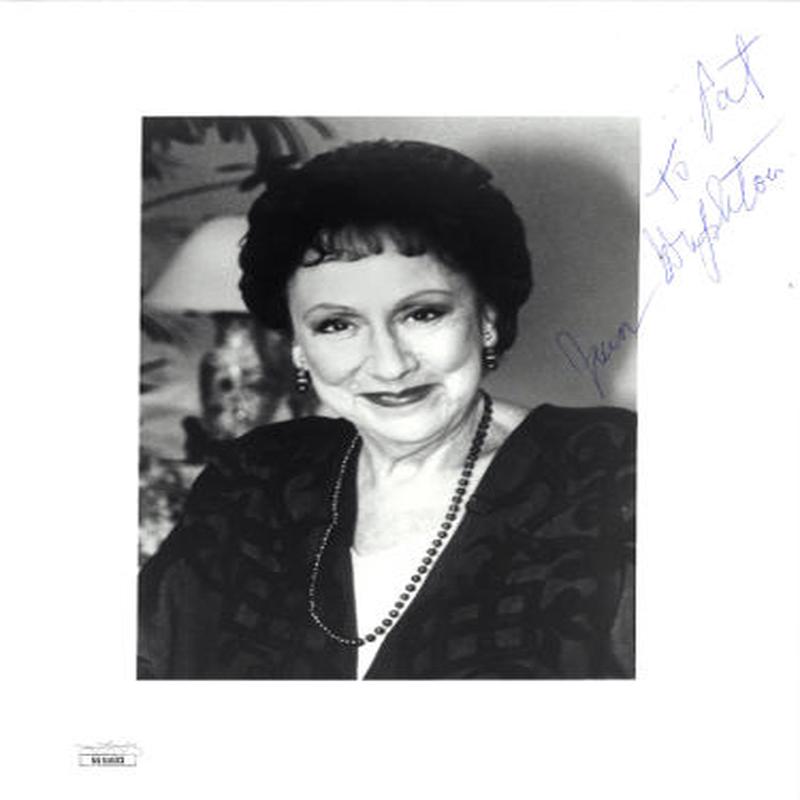 Jean Stapleton signed 8×10 Photo To Pat- JSA #SS51603 (Edith Bunker/All In the Family)